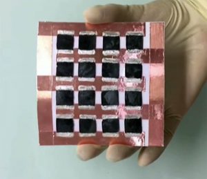 Altavoces planos para móviles diseñados a partir de grafeno