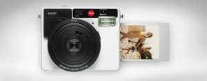 Cámara instantánea Leica Sofort con diseño retro