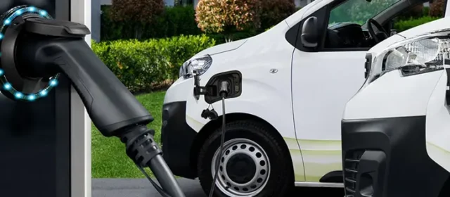 Jeff Bezos impulsa la movilidad eléctrica con Slate Auto