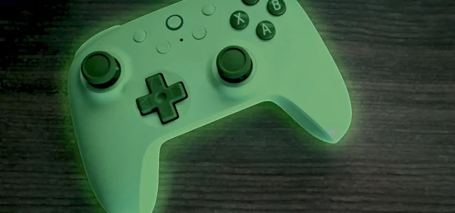 El mando 8BitDo Ultimate 2C sorprende