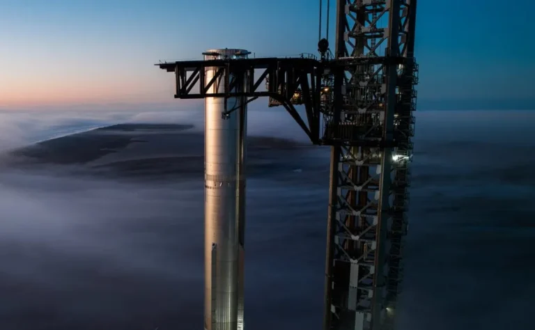 Starship cohete reutilizable Saturn V Starlink 2025